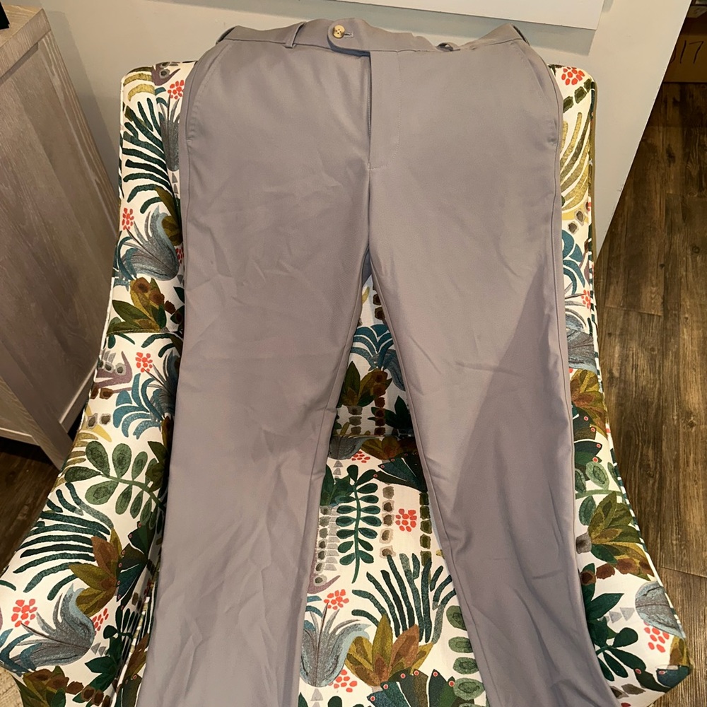 Peter Millar 32/32 performance pants. Perfect condition